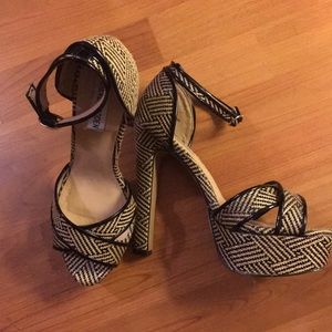 Steve Madden Woven heels